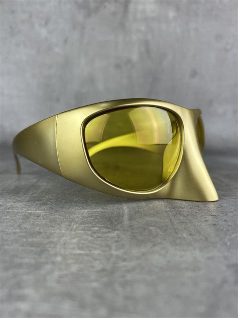 Linda Farrow x Bernhard Willhelm Mask Sunglasses .